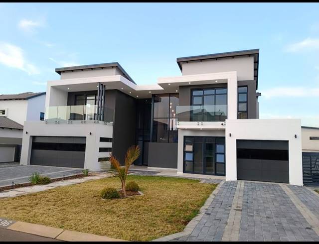5 BEDROOM HOUSE FOR SALE IN SIX FOUNTAINS RESIDENTIAL ESTATE